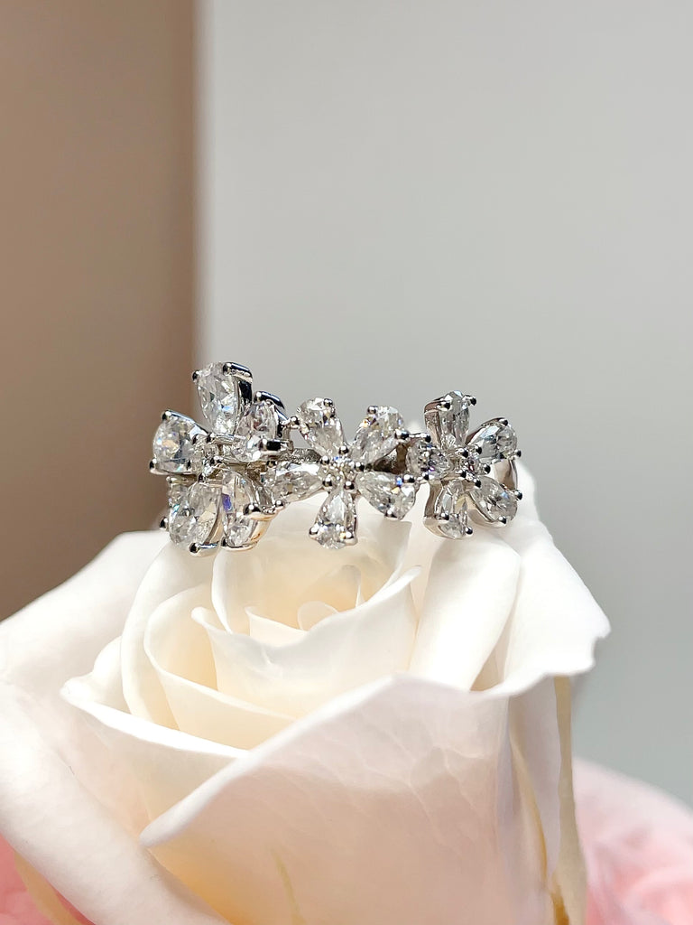 Blooming flower ring ‐ 5 flowers ‐ – bosslady tokyo Blooming flower ring ‐ 5 flowers ‐ – bosslady tokyo